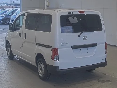 NISSAN NV200