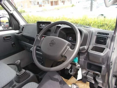 NISSAN CLIPPER TRUCK