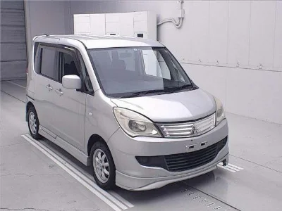 MITSUBISHI DELICA D2