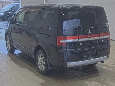 MITSUBISHI DELICA D5