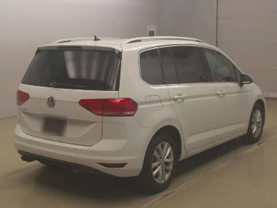 VOLKSWAGEN GOLF TOURAN