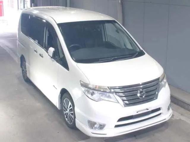 Nissan Serena 2014
