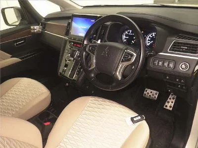 MITSUBISHI DELICA D5