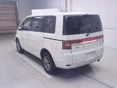 MITSUBISHI DELICA D5