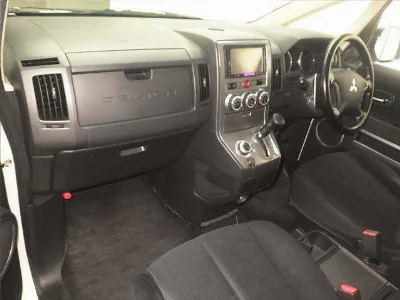 MITSUBISHI DELICA D5