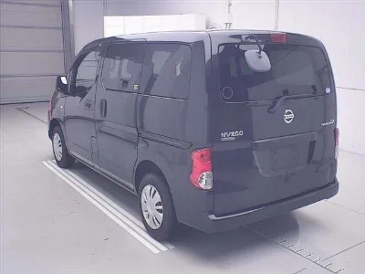 NISSAN NV200