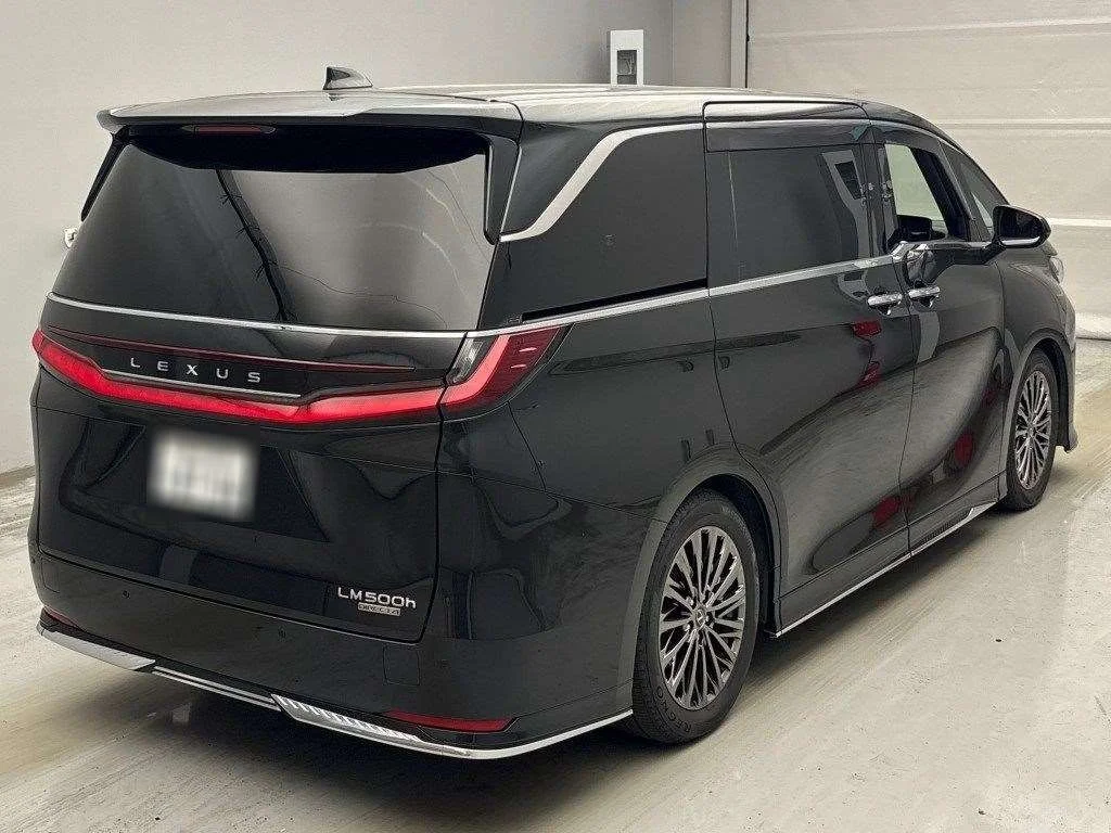 Lexus LM500h  с аукциона в Японии