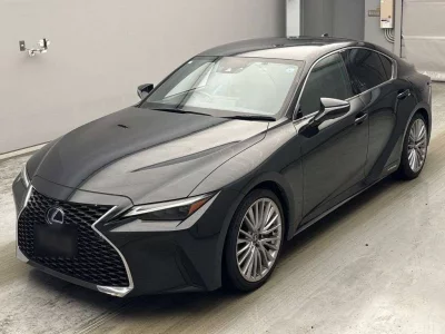 LEXUS IS