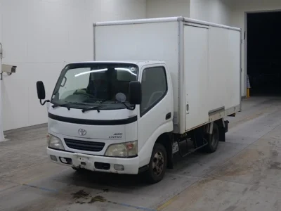 TOYOTA DYNA