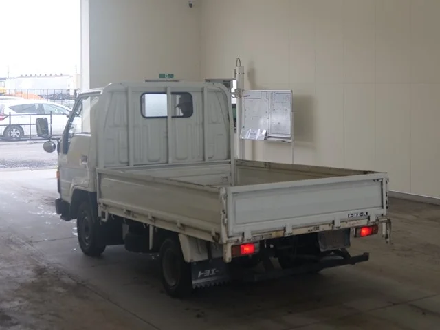 Toyota ToyoAce  с аукциона в Японии