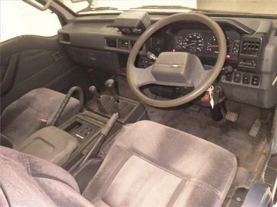 MITSUBISHI DELICA WAGON