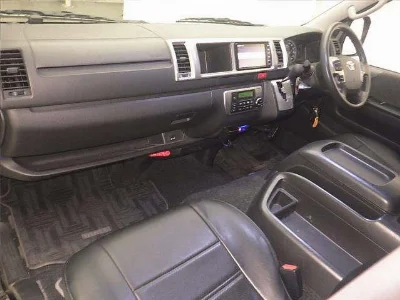 TOYOTA HIACE