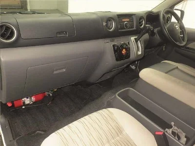 NISSAN NV350 CARAVAN