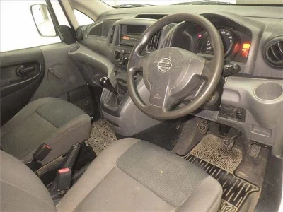 NISSAN NV200