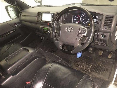TOYOTA HIACE VAN