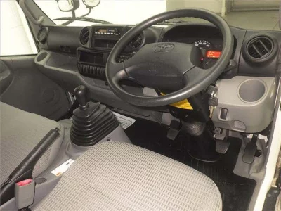 TOYOTA DYNA