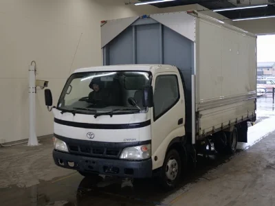 TOYOTA DYNA