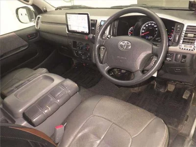 TOYOTA HIACE