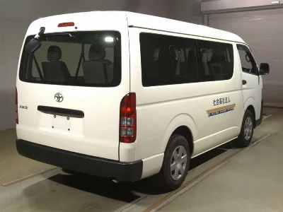 TOYOTA HIACE