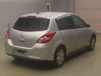 NISSAN TIIDA