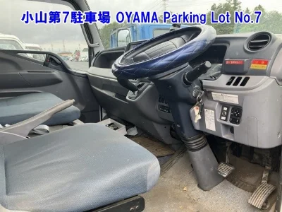 MITSUBISHI CANTER
