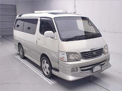 TOYOTA HIACE