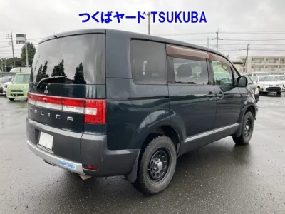 MITSUBISHI DELICA D5