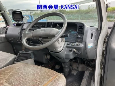MITSUBISHI CANTER