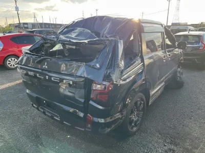 MITSUBISHI DELICA D5