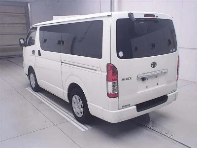 TOYOTA HIACE VAN