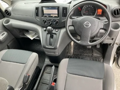 NISSAN NV200