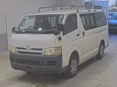 TOYOTA HIACE