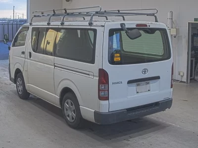 TOYOTA HIACE