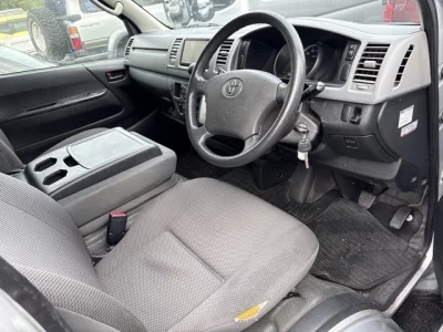 TOYOTA HIACE VAN