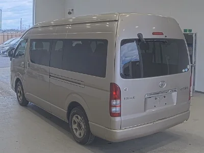 TOYOTA HIACE