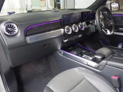 MERCEDES BENZ GLB