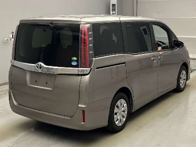 Статистика аукционов Toyota Noah