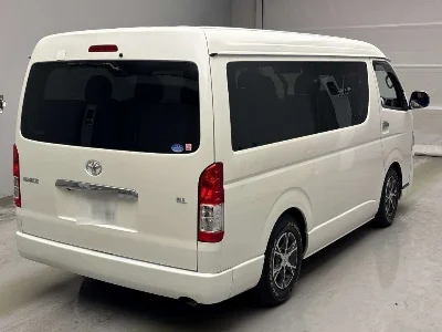 TOYOTA HIACE