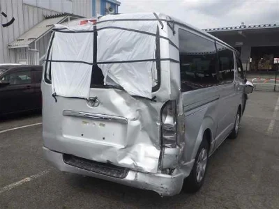TOYOTA HIACE VAN