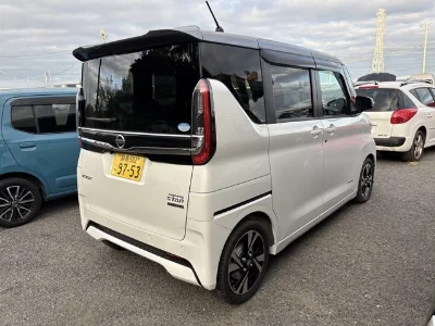 NISSAN ROOX