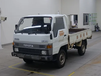 TOYOTA HIACE TRUCK