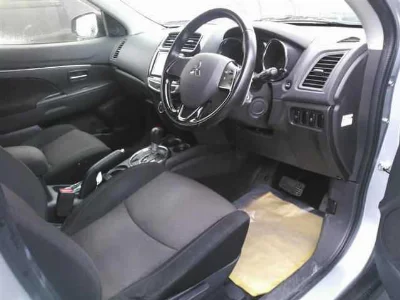 MITSUBISHI RVR