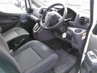 NISSAN NV200