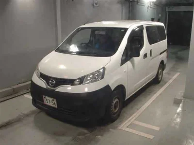 NISSAN NV200