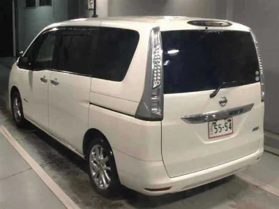 NISSAN SERENA