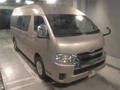 TOYOTA HIACE