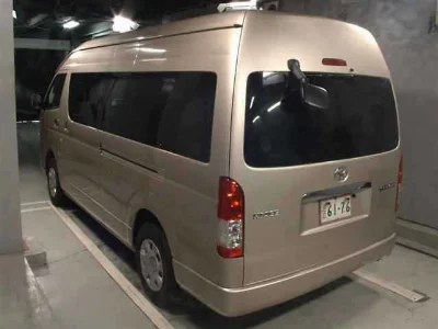TOYOTA HIACE