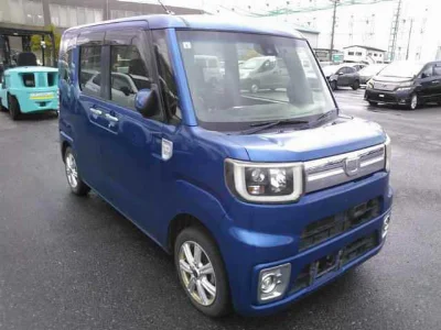 DAIHATSU WAKE