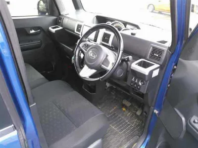 DAIHATSU WAKE