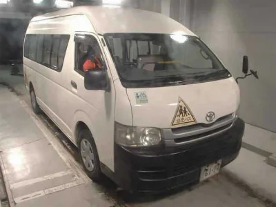 TOYOTA HIACE VAN
